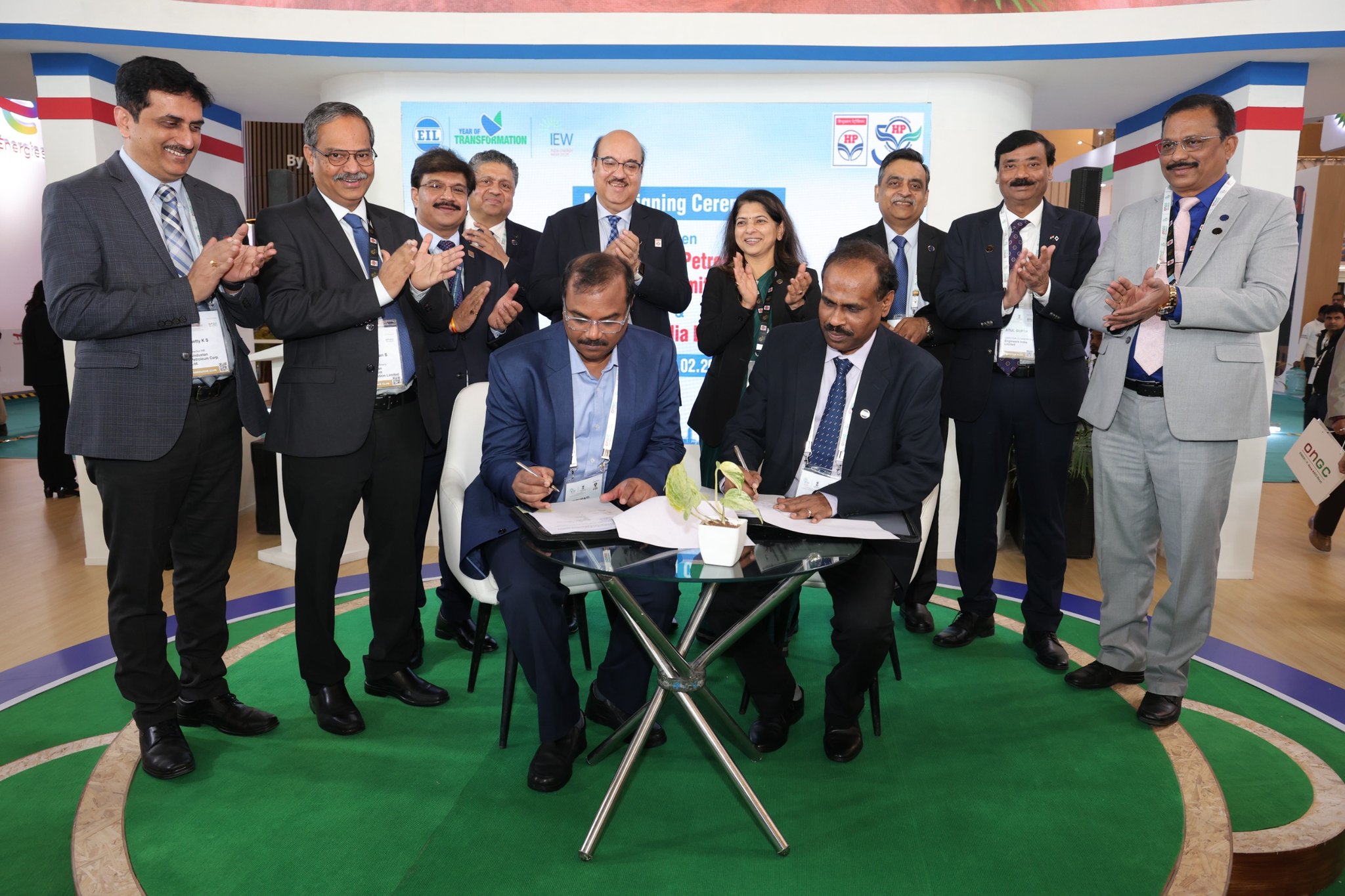 EIL inks MoA with HPCL during IEW 2025