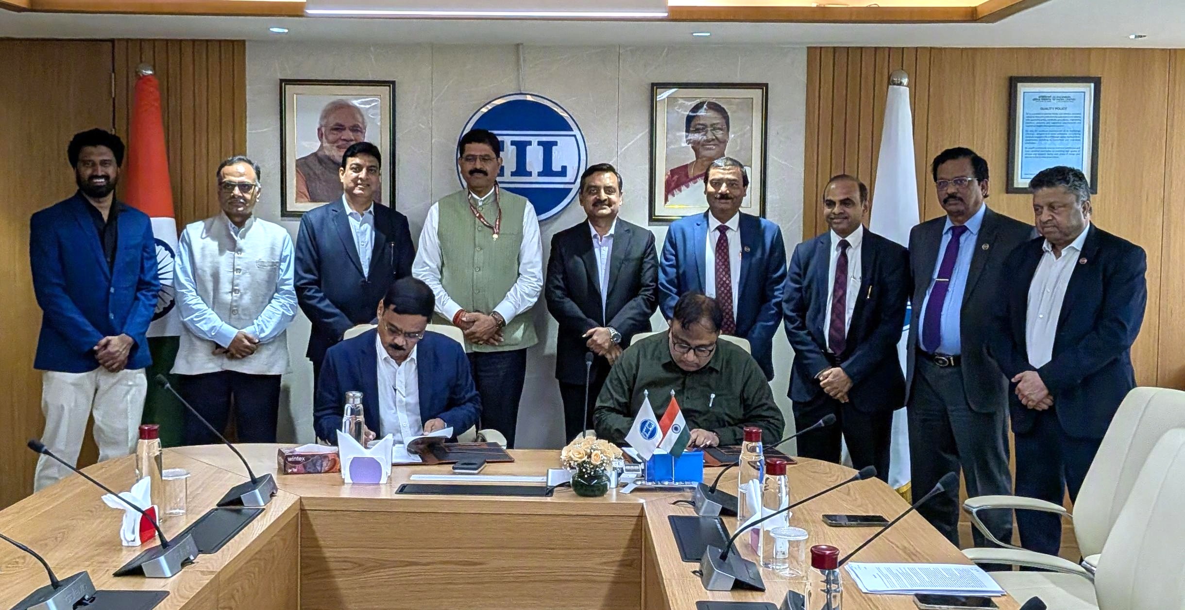 HCL and EIL Sign Memorandum of Agreement